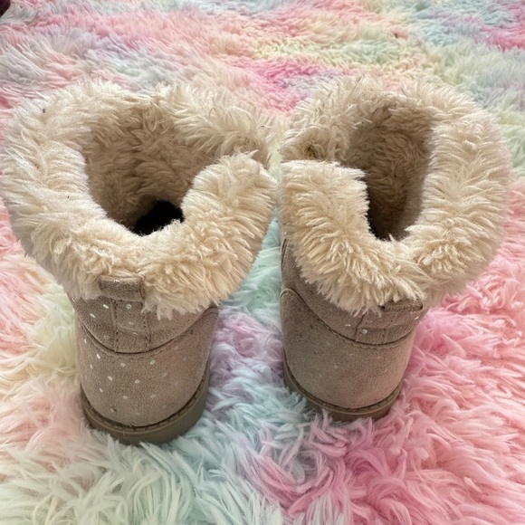 Cozy Tan Kids Boots with Faux Fur Lining - Picture 2 of 6